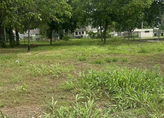 Property at 409 E Detroit, Ponca City, OK 74601