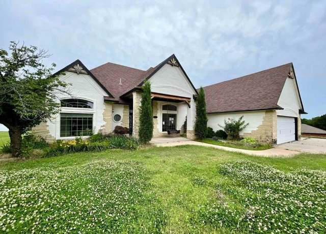 Property at 148 Orchard Ln, Ponca City, OK 74604, 5 beds, 3 baths