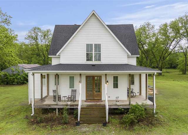 Property at 3257 Joe Colby Rd, Ponca City, OK 74604, 4 beds, 2.5 baths