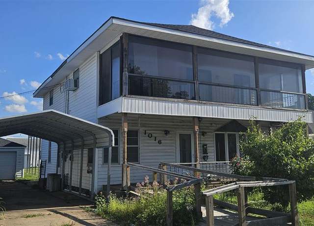 Property at 1016 W Highland, Ponca City, OK 74601, 3 beds, 2 baths
