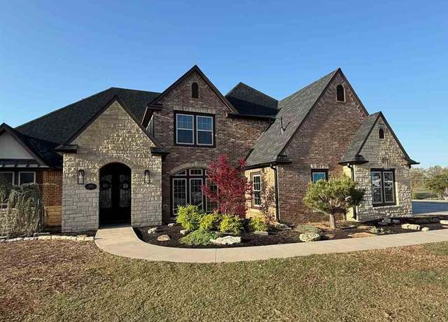 Property at 2602 Fox Xing, Ponca City, OK 74604, 4 beds, 3.5 baths