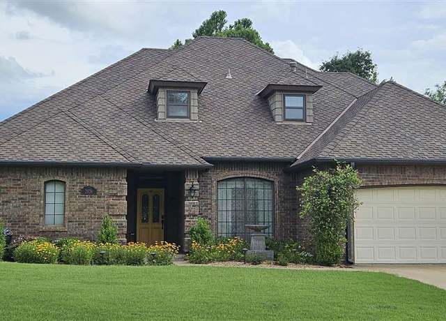 Property at 2036 Lemon Tree Ln, Ponca City, OK 74604, 4 beds, 3.5 baths