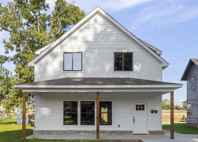 Property at 612 S 4th St, Ponca City, OK 74601, 3 beds, 2 baths