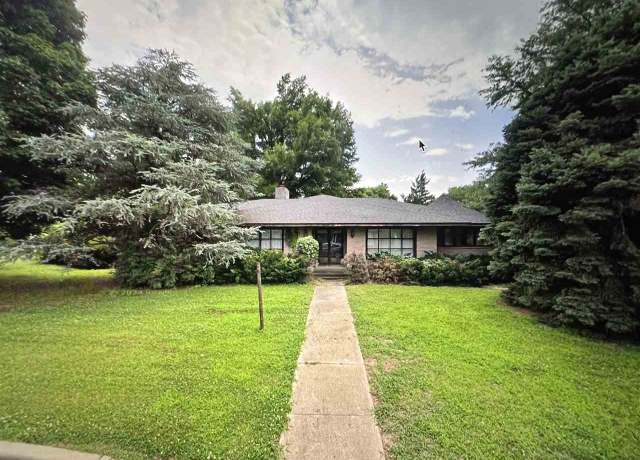 Property at 1700 Christmas Tree Ln, Ponca City, OK 74604, 4 beds, 4 baths