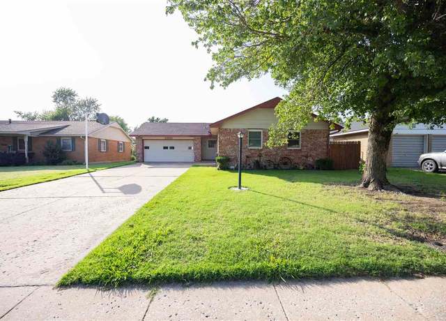 Property at 2100 N Osage, Ponca City, OK 74601, 3 beds, 1.5 baths