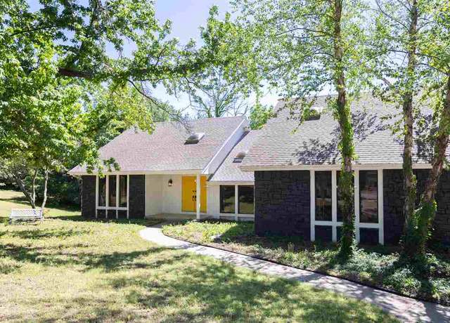 Property at 5 Ramblewood Rd, Ponca City, OK 74604, 5 beds, 3.5 baths