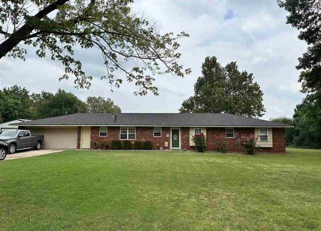 Property at 335 Stardust, Ponca City, OK 74604, 3 beds, 2.5 baths