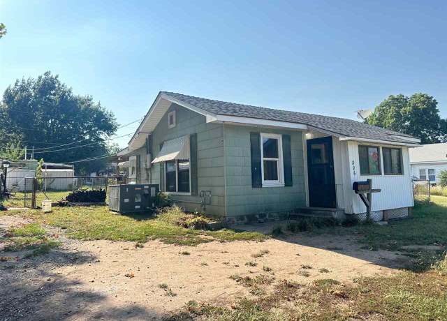 Property at 806 N Ash St, Ponca City, OK 74601, 1 bed, 1 bath