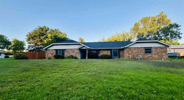 Photo of 1805 Meadowbrook Dr, Ponca City, OK 74604