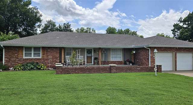 Photo of 2500 Hummingbird Ln, Ponca City, OK 74604