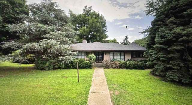 Photo of 1700 Christmas Tree Ln, Ponca City, OK 74604