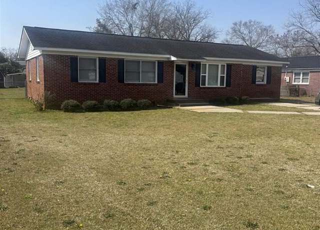 Property at 1404 E Harrison St, Dillon, SC 29536, 4 beds, 2 baths