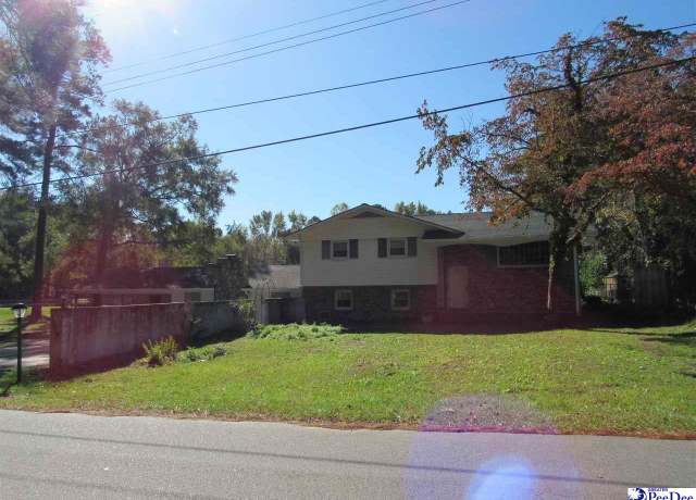 Property at 3308 E Huntington Dr, Florence, SC 29506, 5 beds, 3 baths