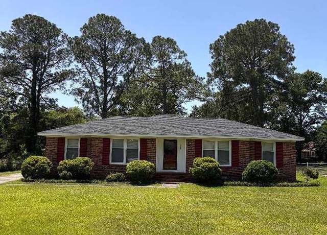 Property at 2314 W Meadow Ln, Florence, SC 29501, 3 beds, 2 baths