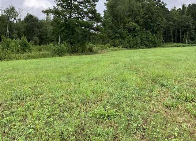 Property at 140 Pinkney Rd, Kingstree, SC 29401