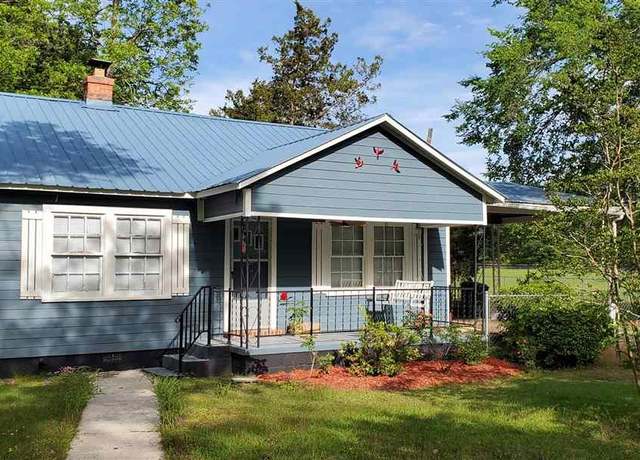 Property at 107 Patterson St, Bennettsville, SC 29512, 2 beds, 1 bath