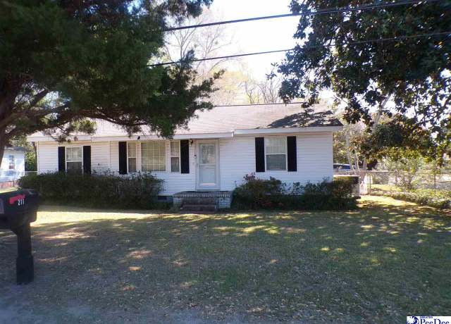 Property at 211 S 11th St, Hartsville, SC 29550, 3 beds, 1 bath