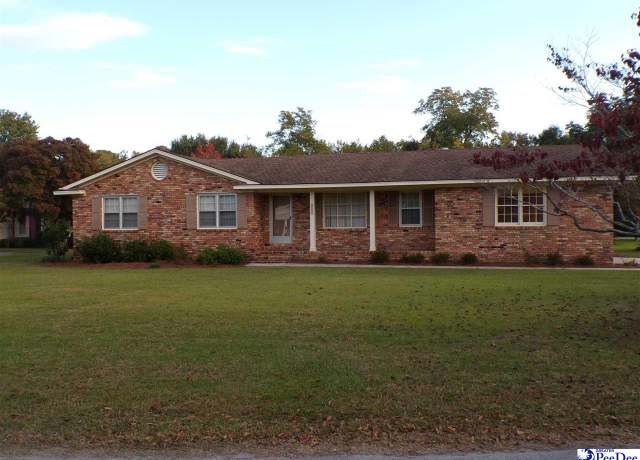 Property at 203 Carolina Ct, Mullins, SC 29574, 4 beds, 2 baths