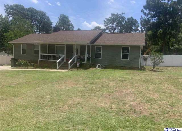 Property at 1037 Wellington Dr, Hartsville, SC 29550, 3 beds, 3 baths