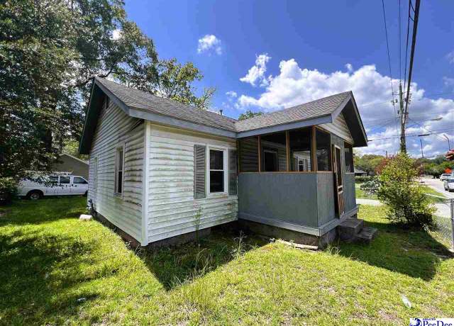 Property at 133 W Washington St, Hartsville, SC 29550, 2 beds, 2 baths