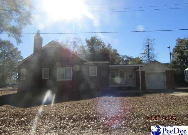 Property at 711 N 10th, Dillon, SC 29536, 3 beds, 1.5 baths