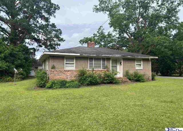 Property at 123 S Jordan St, Bennettsville, SC 29512, 3 beds, 1 bath