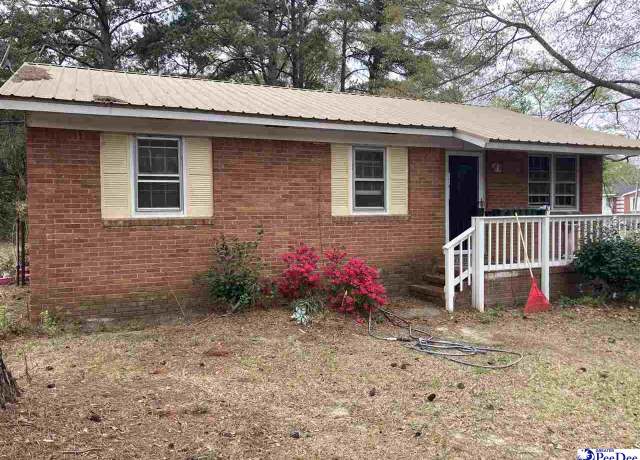 Property at 606 Curry St, Dillon, SC 29536, 3 beds, 1 bath