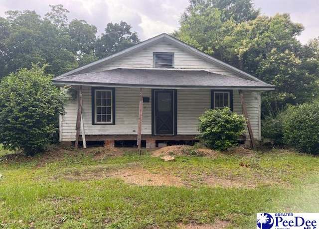 Property at 219 Marion St, Cheraw, SC 29520, 2 beds, 1 bath