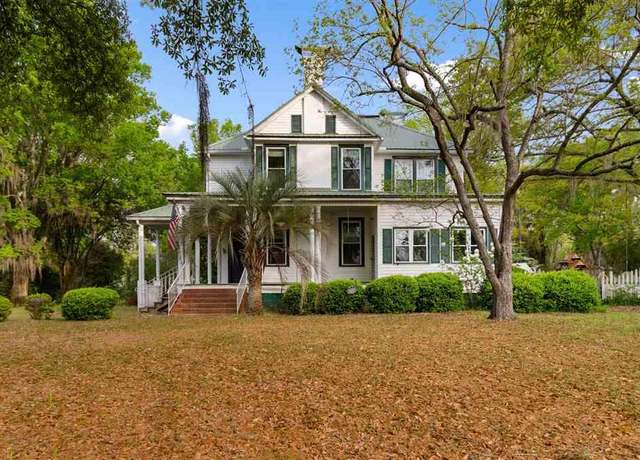 Property at 127 North St, Darlington, SC 29532, 5 beds, 2.5 baths