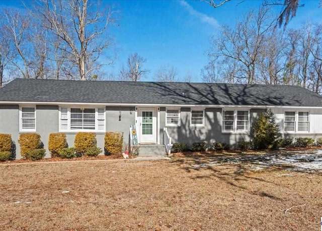 Property at 2607 E Briarwood Dr, Florence, SC 29501, 4 beds, 3 baths
