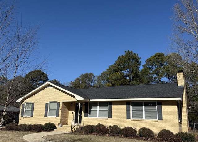 Property at 1410 Georgian Dr, Hartsville, SC 29550, 3 beds, 2 baths