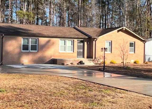 Property at 132 Meadowview Rd, Marion, SC 29571, 3 beds, 2 baths