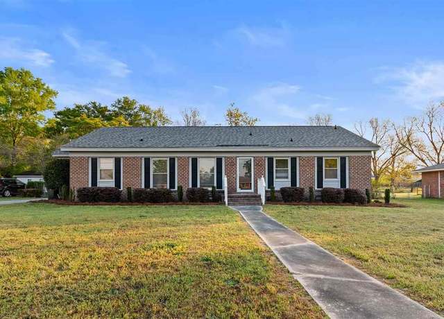 Property at 1801 Furman Dr, Florence, SC 29501, 3 beds, 2 baths