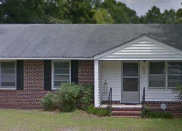 Property at 606 James Dr, Cheraw, SC 29520, 3 beds, 2 baths