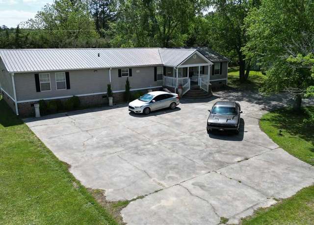 Property at 1116 Reb Ln, Florence, SC 29506, 4 beds, 2 baths