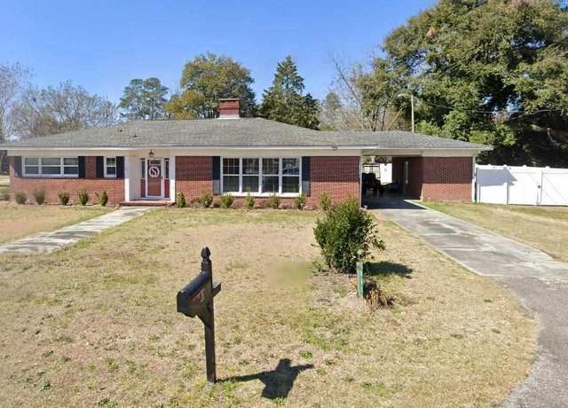 Property at 801 N 12th Ave, Dillon, SC 29536, 3 beds, 2 baths