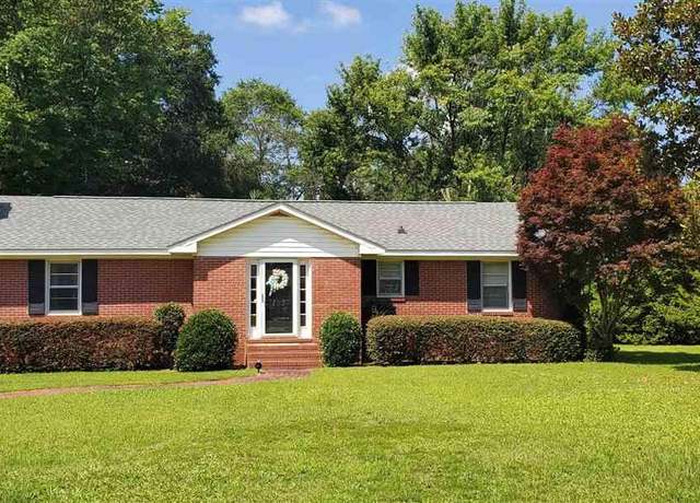 Property at 803 Ansel St, Bennettsville, SC 29512, 3 beds, 2 baths