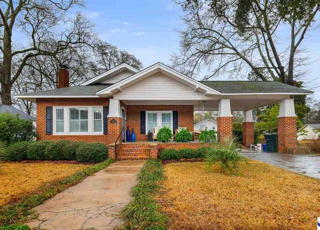 Property at 109 S 12th Ave, Dillon, SC 29536, 3 beds, 2 baths