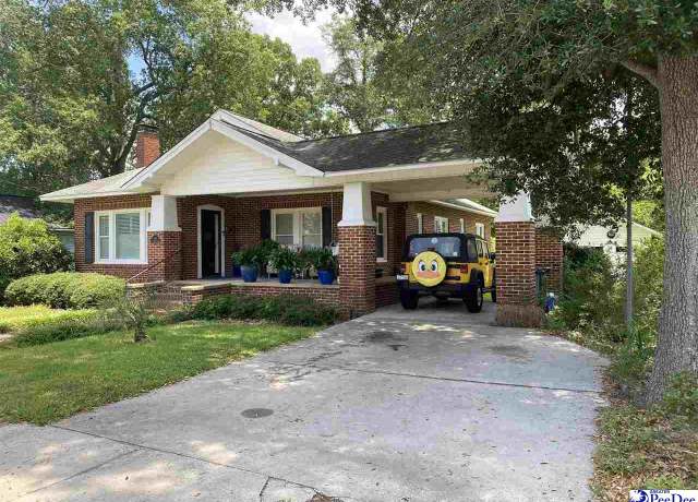 Property at 109 S 12th Ave, Dillon, SC 29536, 3 beds, 2 baths