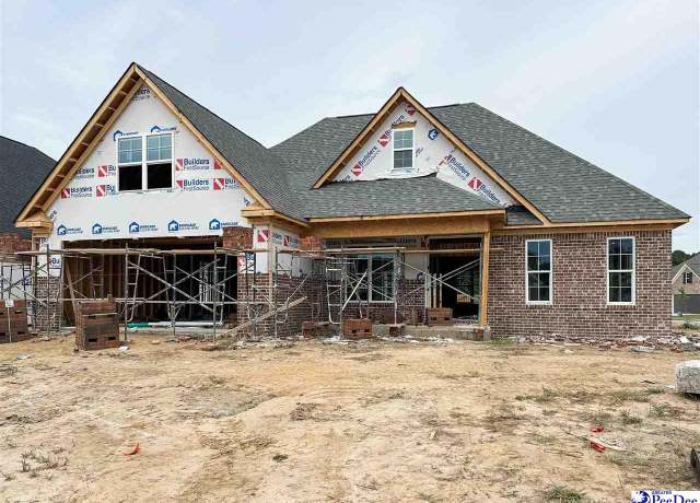 Property at 3001 Weatherstone Ln, Florence, SC 29501, 4 beds, 3 baths