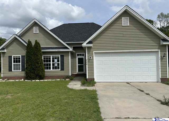 Property at 704 Highland Dr, Mullins, SC 29574, 4 beds, 2 baths