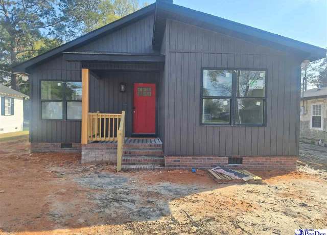 Property at 924 W Marion St, Florence, SC 29501, 3 beds, 2 baths