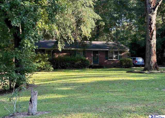 Property at 708 E Hampton St, Darlington, SC 29532, 3 beds, 1 bath