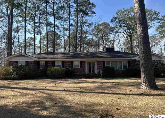Property at 1815 Hampton Dr, Florence, SC 29505, 4 beds, 2.5 baths