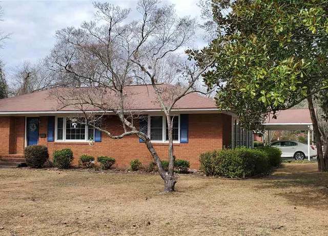 Property at 500 Center St, Bennettsville, SC 29512, 3 beds, 3 baths