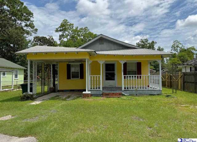 Property at 1109 E Calhoun St, Dillon, SC 29536, 2 beds, 1 bath