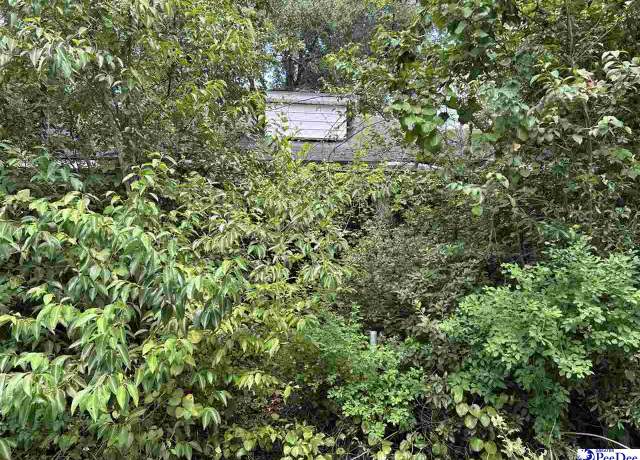 Property at 112 Heard St, Florence, SC 29506, 3 beds, 1 bath
