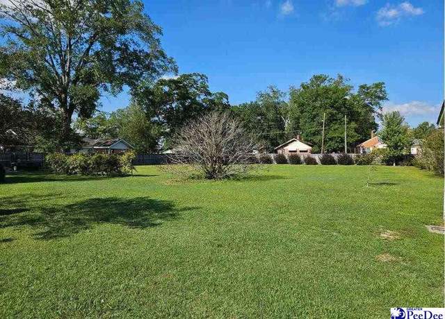 Property at 1006 E Harrison St, Dillon, SC 29536