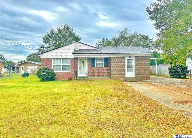 Property at 1400 E Harrison St, Dillon, SC 29536, 3 beds, 1 bath
