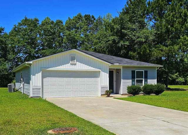 Property at 822 Twin Oaks Cir, Lake City, SC 29560, 4 beds, 2 baths